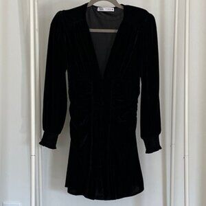 Black Long Sleeve Velvet Mini Dress